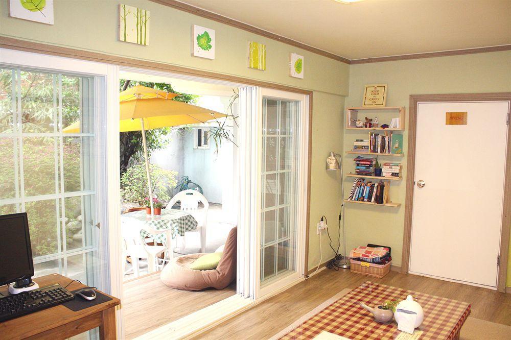 Lee & No Guesthouse Hongdae โซล ภายนอก รูปภาพ
