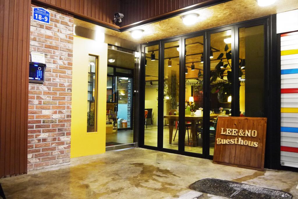 Lee & No Guesthouse Hongdae โซล ภายนอก รูปภาพ