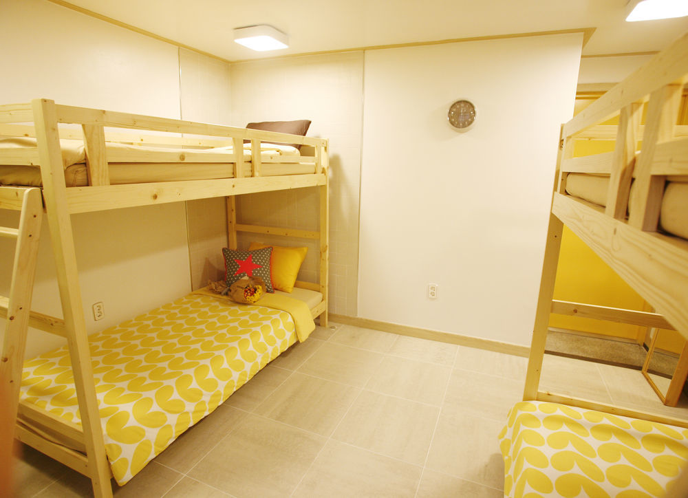 Lee & No Guesthouse Hongdae โซล ภายนอก รูปภาพ