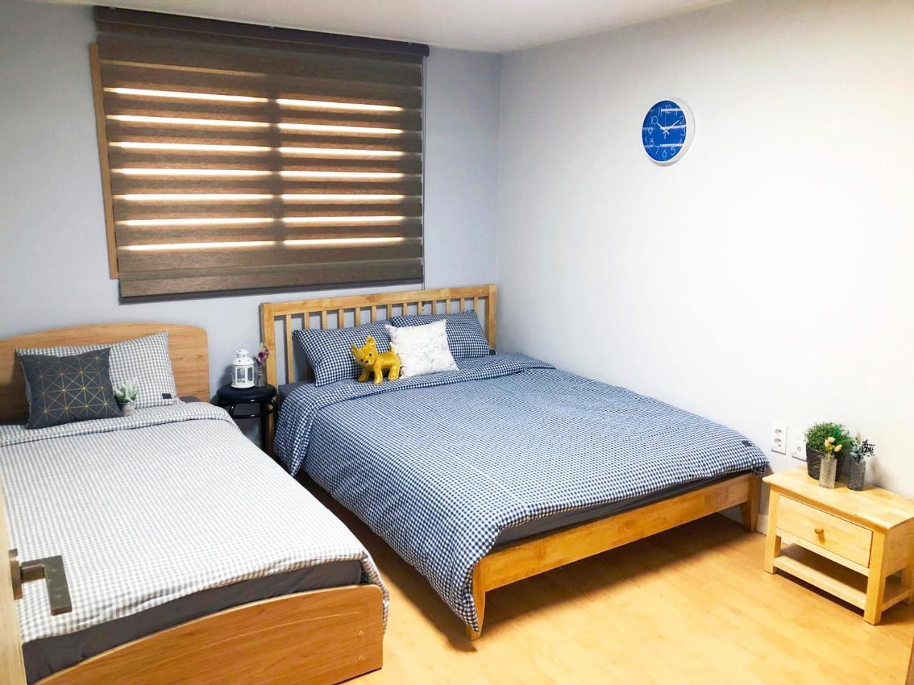 Lee & No Guesthouse Hongdae โซล ภายนอก รูปภาพ
