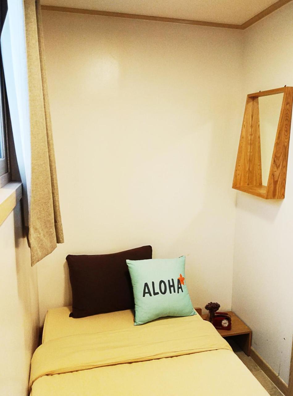 Lee & No Guesthouse Hongdae โซล ภายนอก รูปภาพ